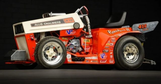 Allis-Chalmers-416-Lawn-Tractor-Dragster-768x543.jpg