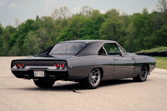 Carbon-Fiber-1968-Charger-with-a-supercharged-Hellephant-V8-03.jpg